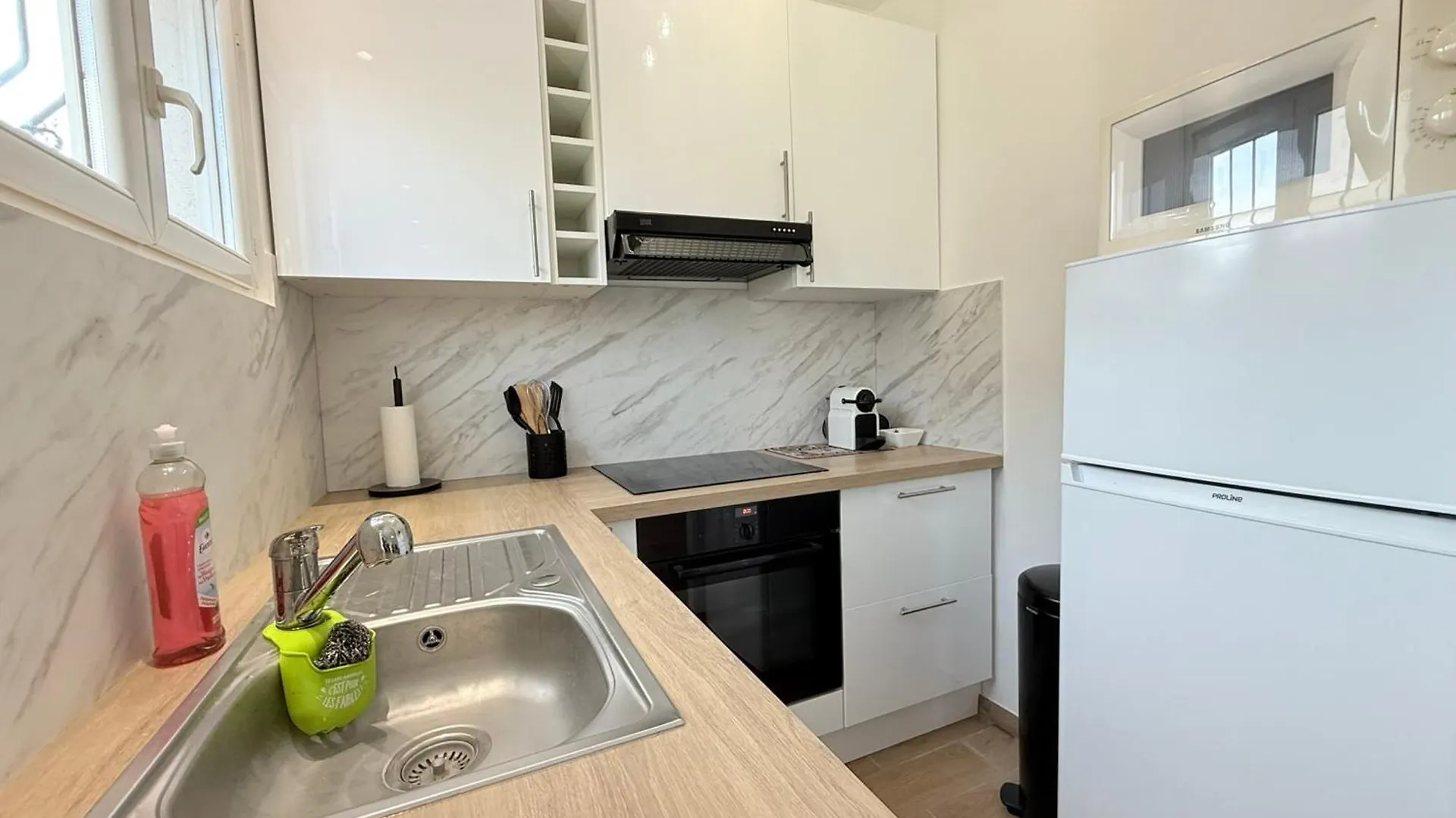06Cp - Beautiful T2 Super Equipped With Terrace Apartment Villeneuve-Loubet 0*,  France