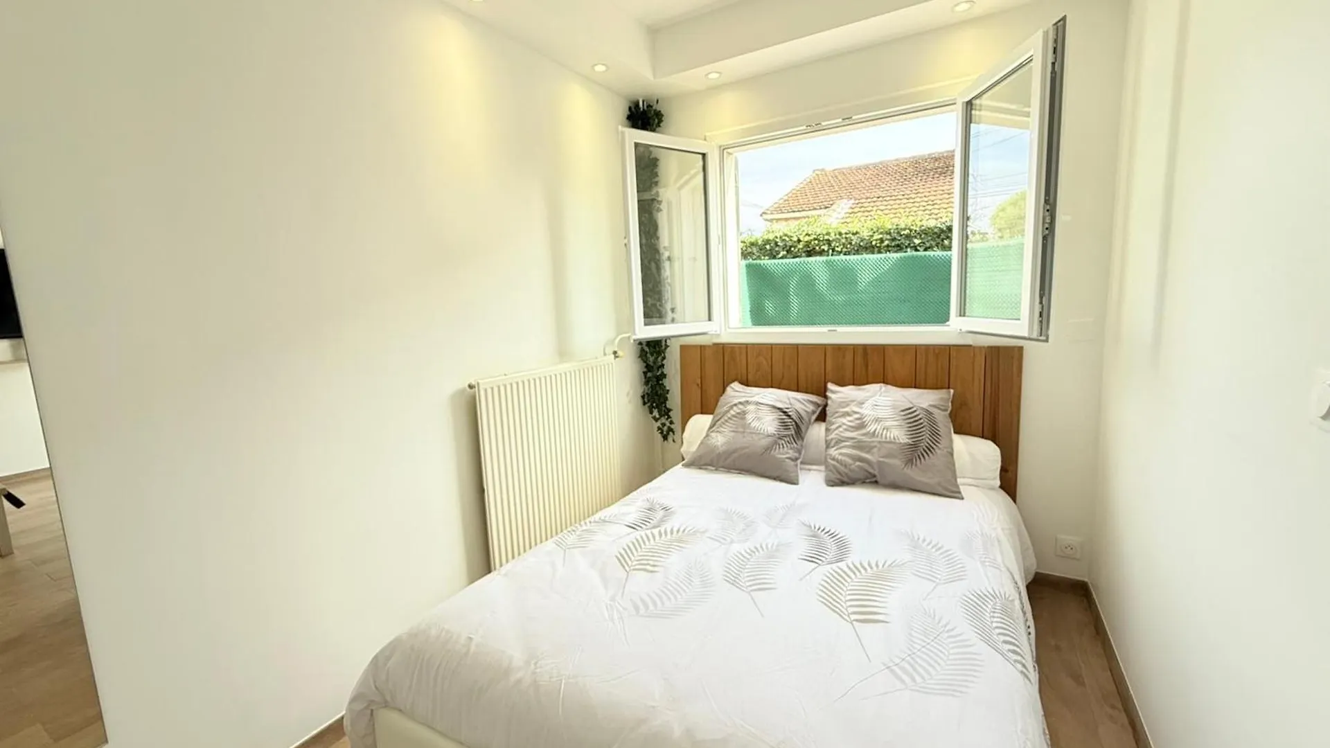 06Cp - Beautiful T2 Super Equipped With Terrace Apartment Villeneuve-Loubet