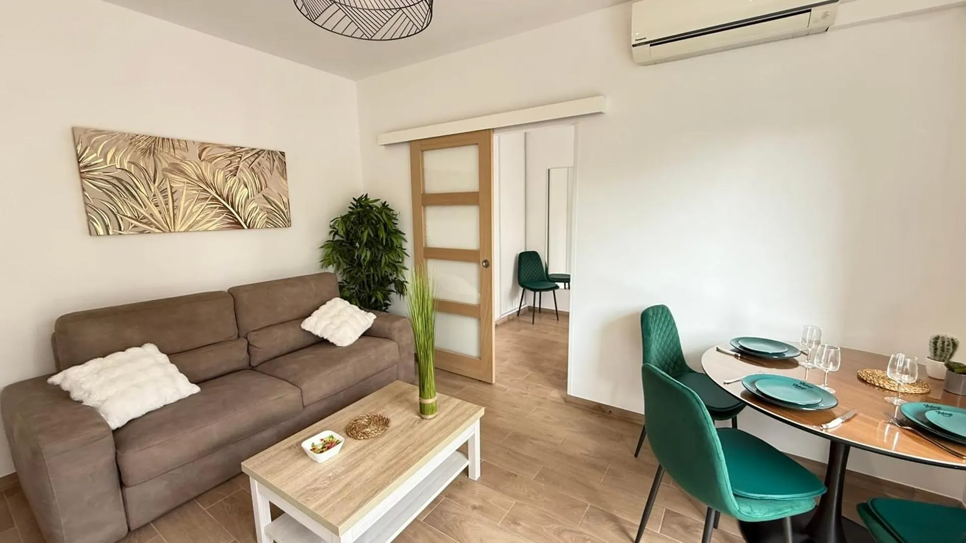 06Cp - Beautiful T2 Super Equipped With Terrace Apartment Villeneuve-Loubet